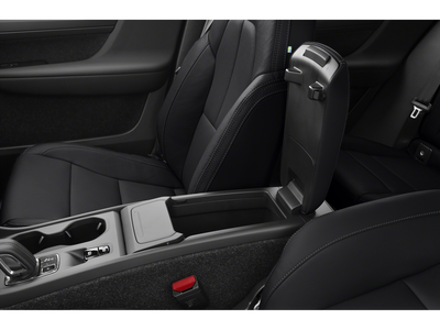 2021 Volvo XC40 T5 Momentum