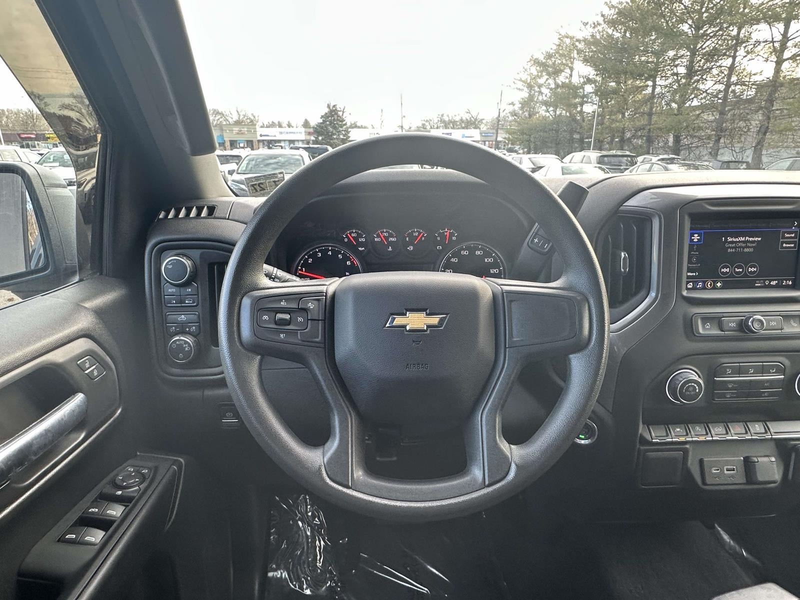 2022 Chevrolet Silverado 1500 4WD Crew Cab Standard Bed Custom