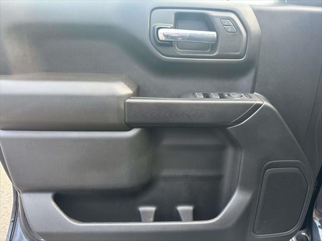 2022 Chevrolet Silverado 1500 4WD Crew Cab Standard Bed Custom