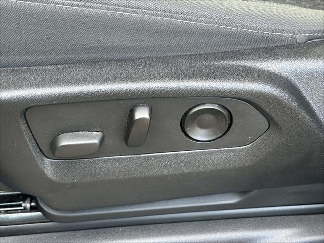 2022 Chevrolet Silverado 1500 4WD Crew Cab Standard Bed Custom