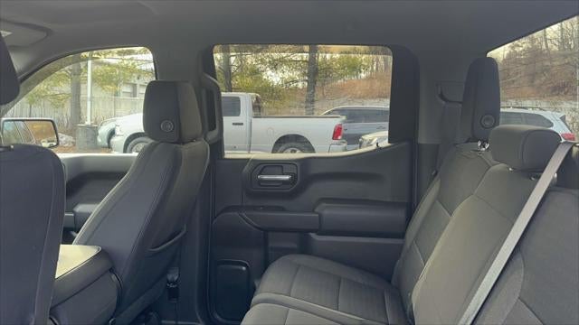 2022 Chevrolet Silverado 1500 4WD Crew Cab Standard Bed Custom