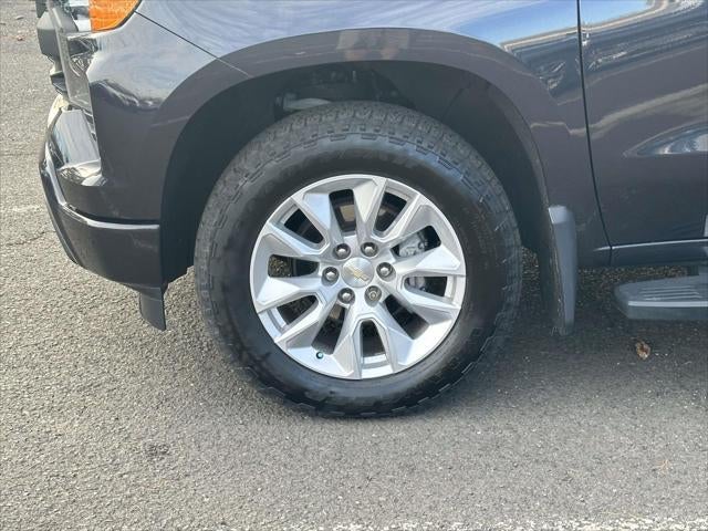 2022 Chevrolet Silverado 1500 4WD Crew Cab Standard Bed Custom