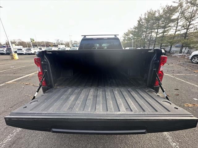 2022 Chevrolet Silverado 1500 4WD Crew Cab Standard Bed Custom