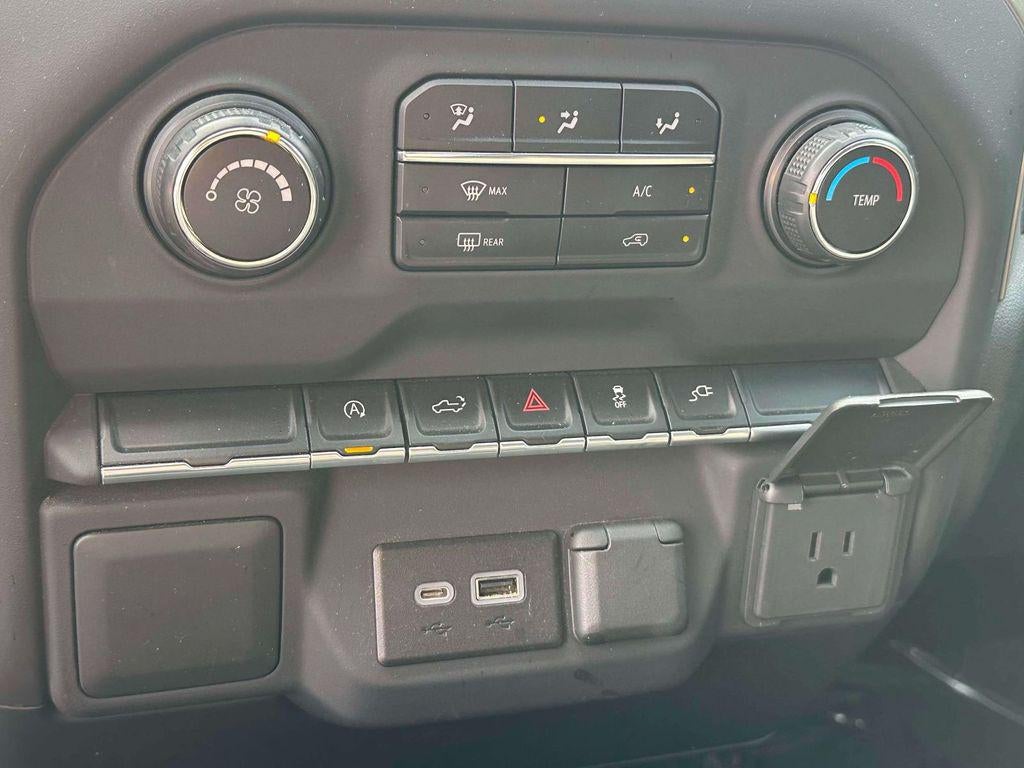 2021 Chevrolet Silverado 1500 4WD Crew Cab Short Bed Custom