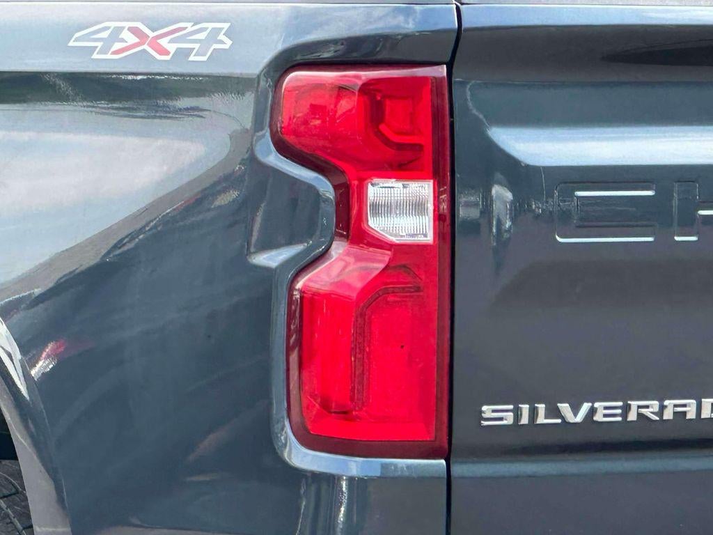 2021 Chevrolet Silverado 1500 4WD Crew Cab Short Bed Custom