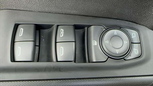 2021 Chevrolet Silverado 1500 4WD Crew Cab Short Bed Custom