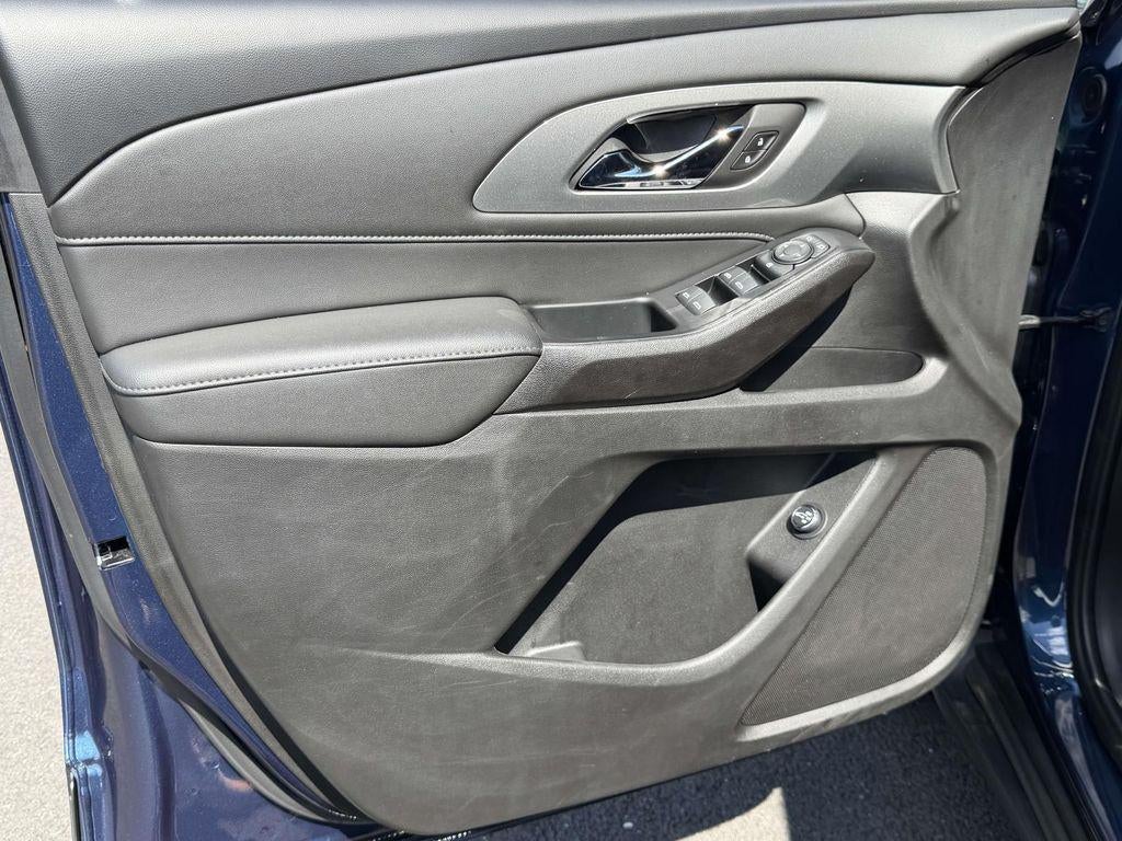 2023 Chevrolet Traverse FWD LT Cloth