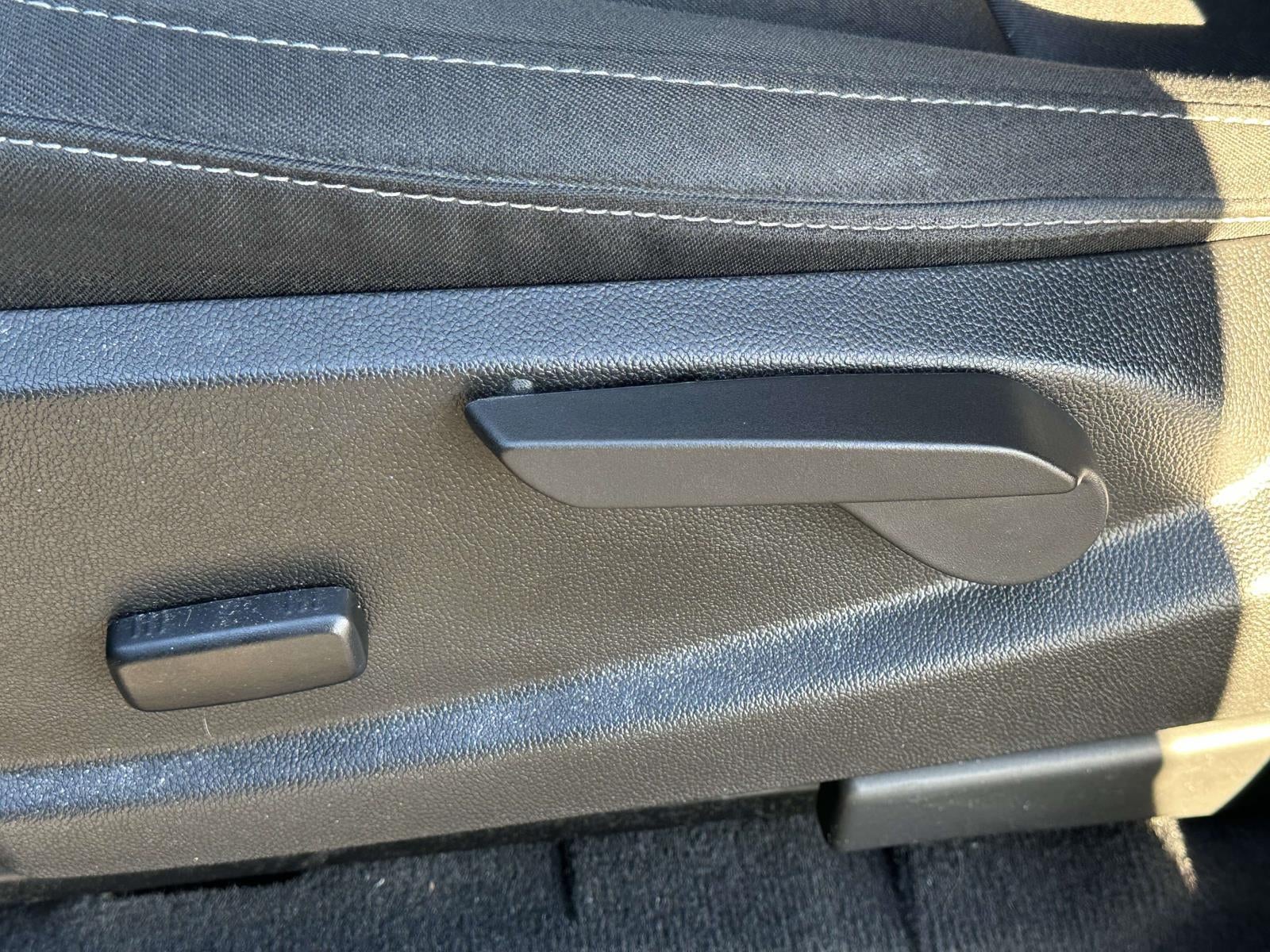 2022 GMC Canyon 4WD Crew Cab Short Box Elevation