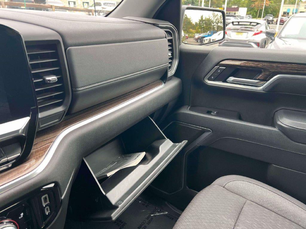 2025 GMC Sierra 1500 4WD Crew Cab Short Box Elevation with 3VL