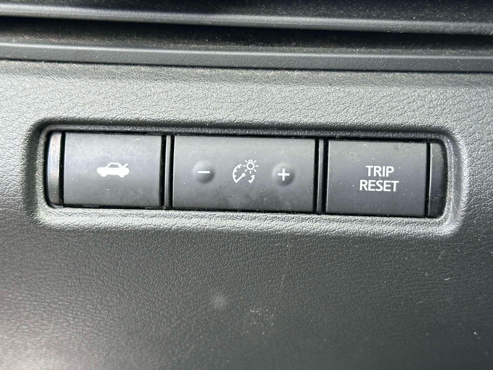 2020 Nissan Altima SR FWD