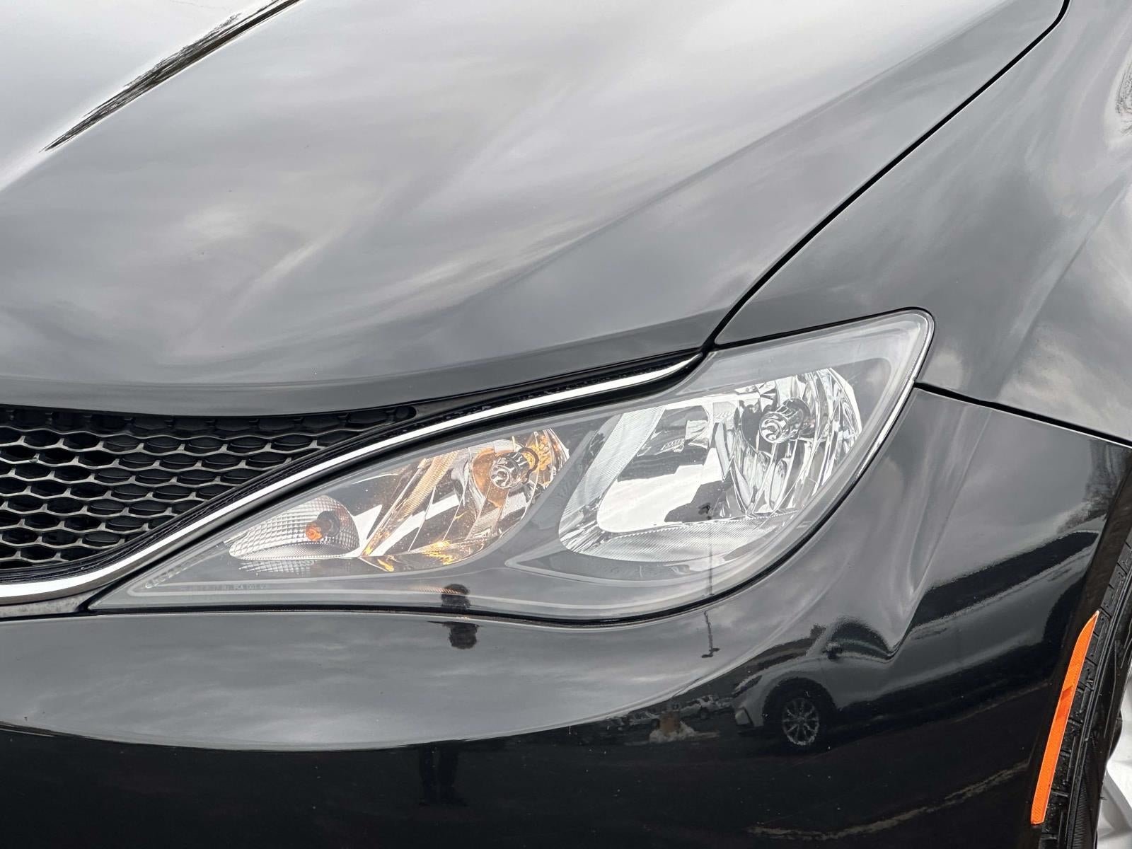 2021 Chrysler Voyager LXI