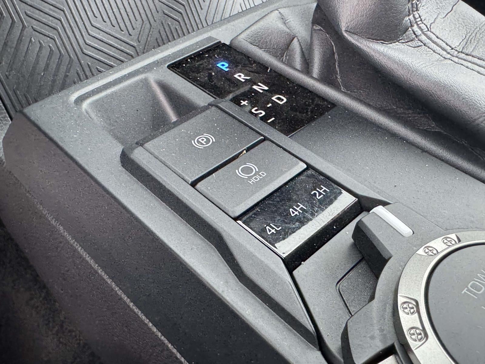 2025 Toyota Tacoma SR5 - Photo 16