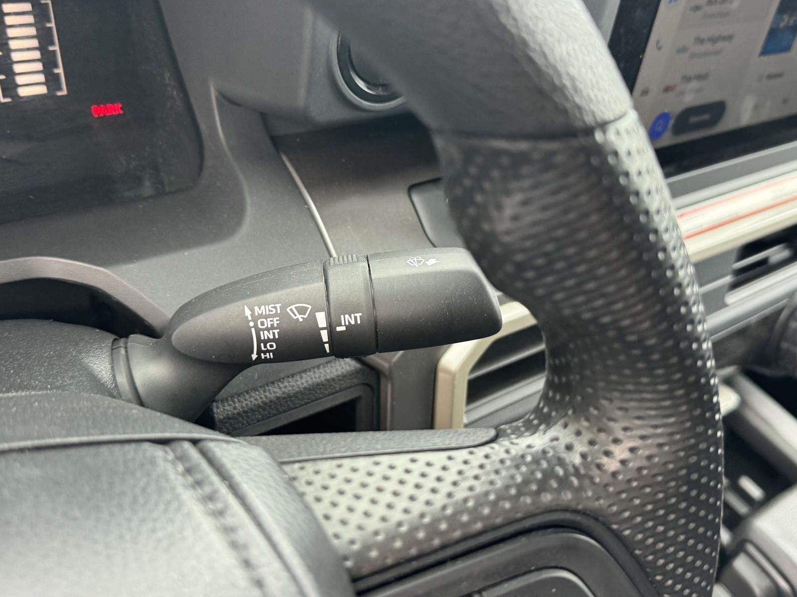 2025 Toyota Tacoma SR5 - Photo 24