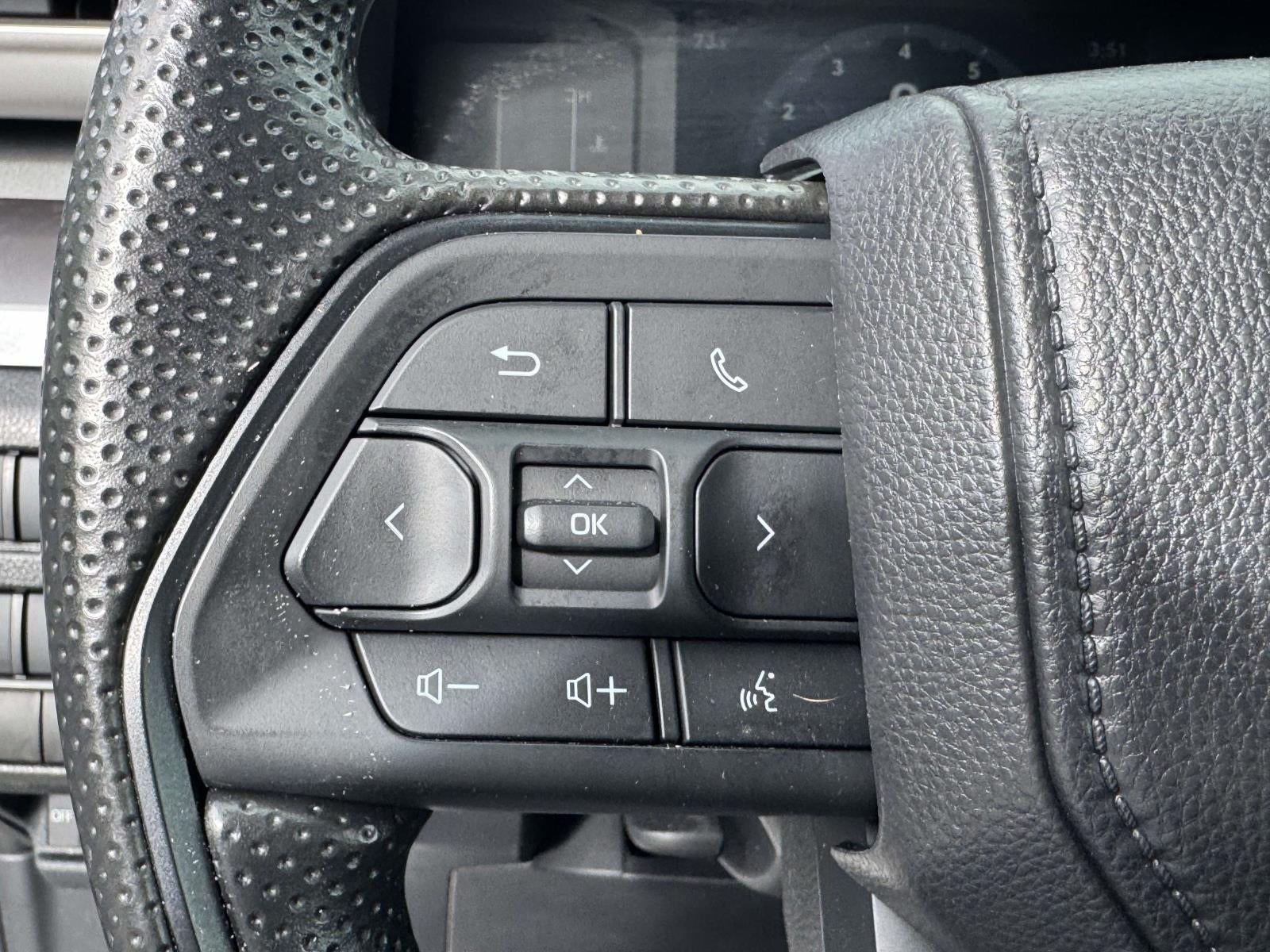 2025 Toyota Tacoma SR5 - Photo 27