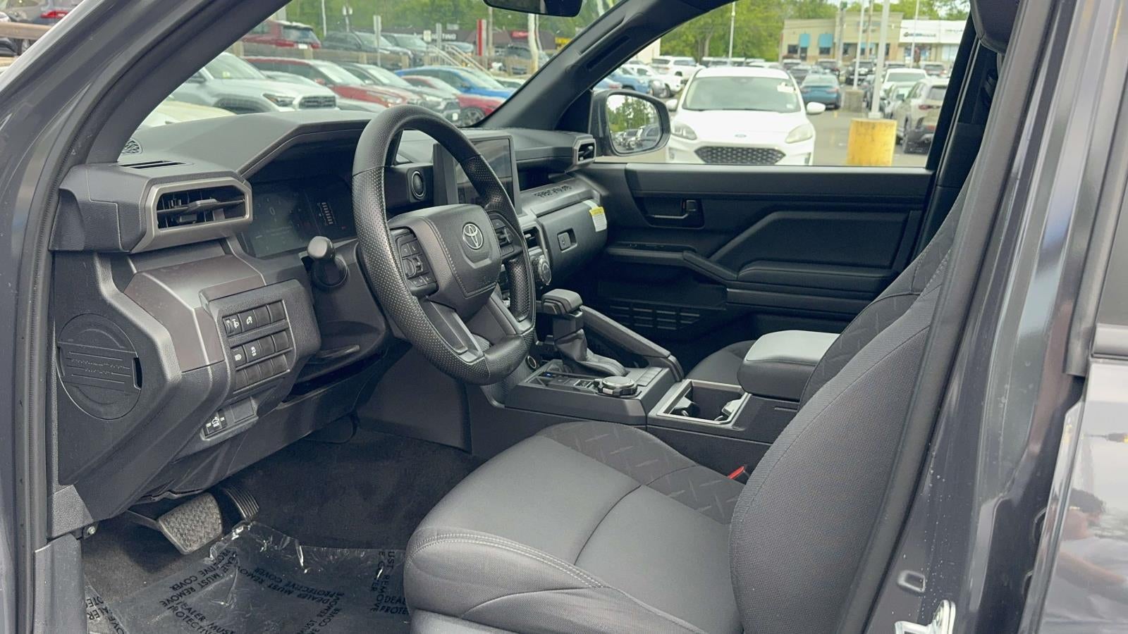 2025 Toyota Tacoma SR5 - Photo 34