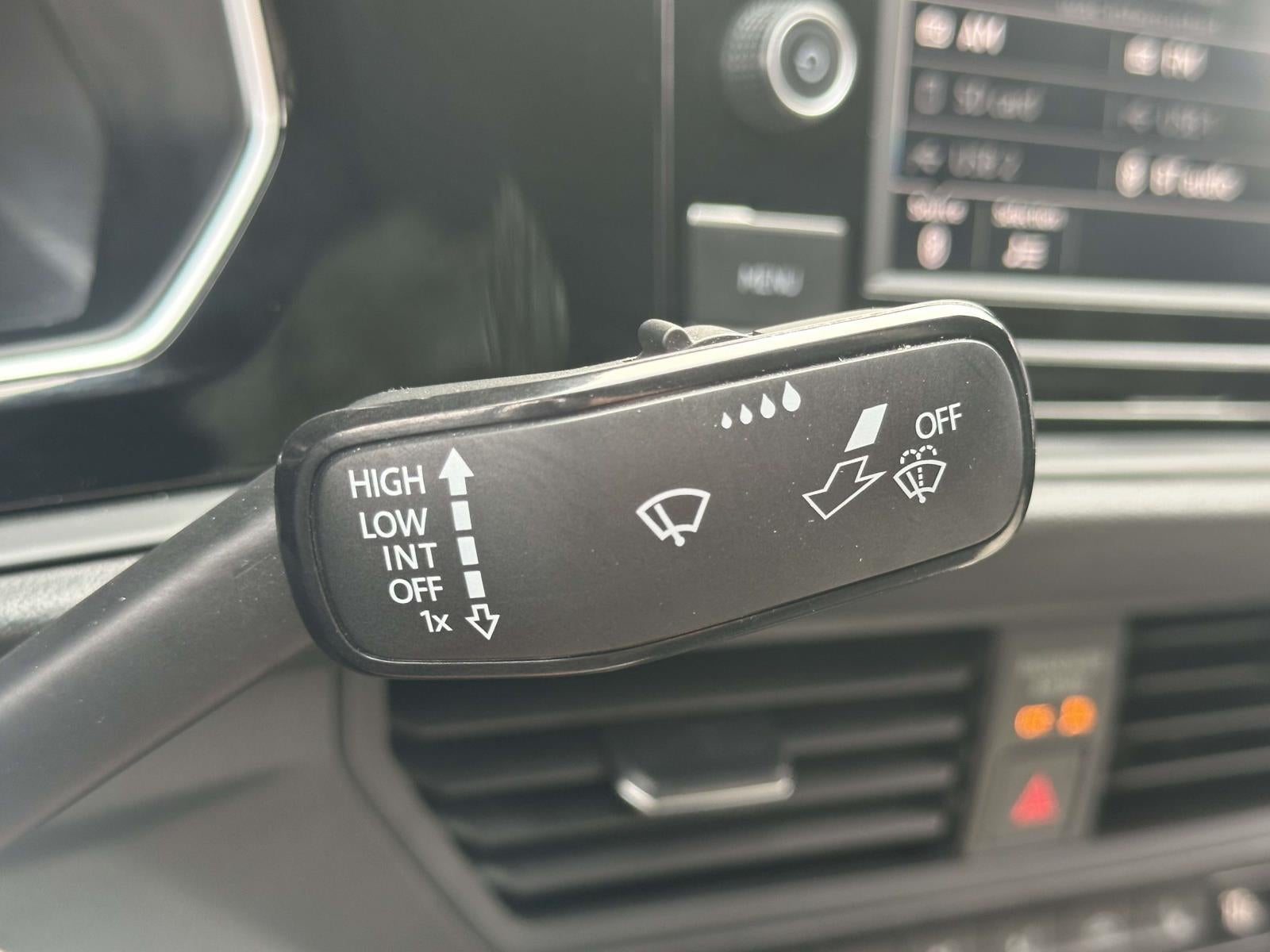 2020 Volkswagen Jetta R-Line