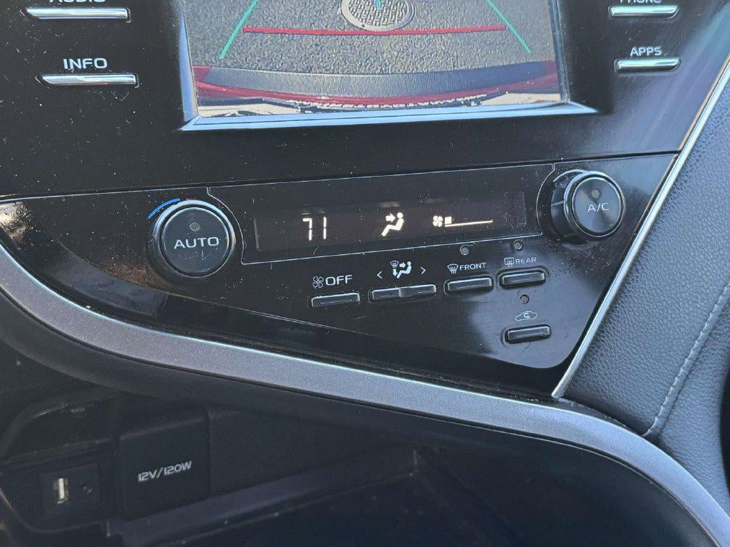 2018 Toyota Camry SE