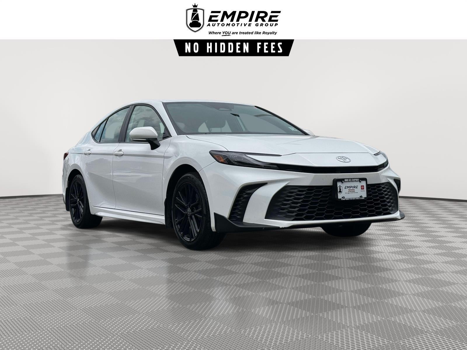 2025 Toyota Camry SE AWD Hybrid's photo