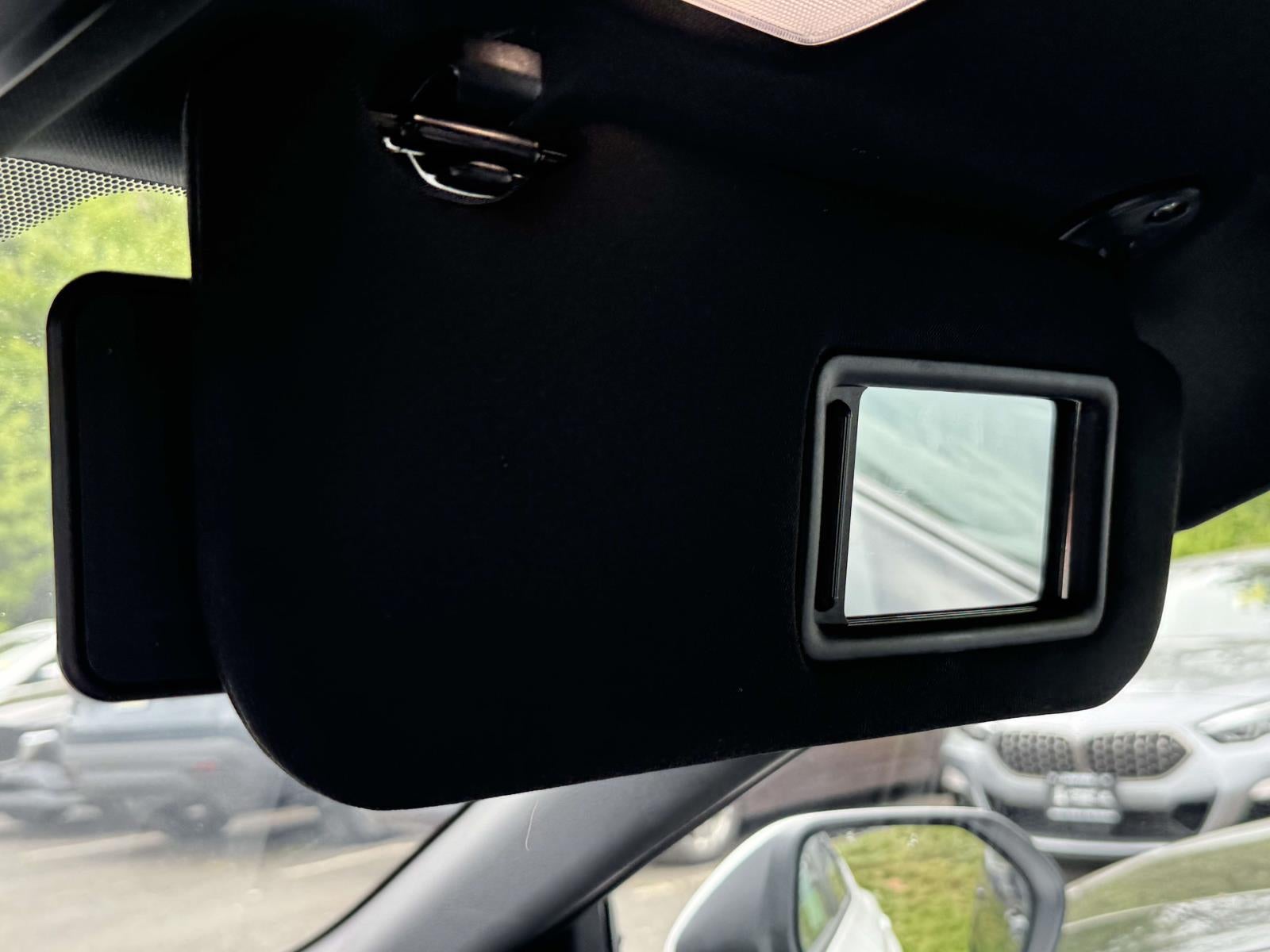 2025 Toyota Camry SE - Photo 12