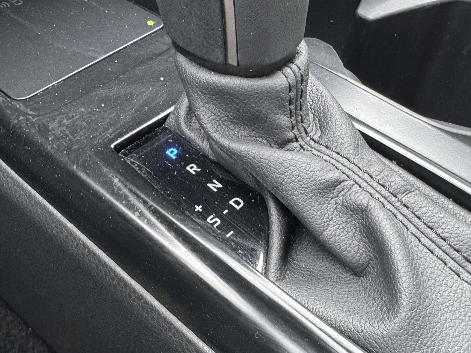 2025 Toyota Camry SE - Photo 16