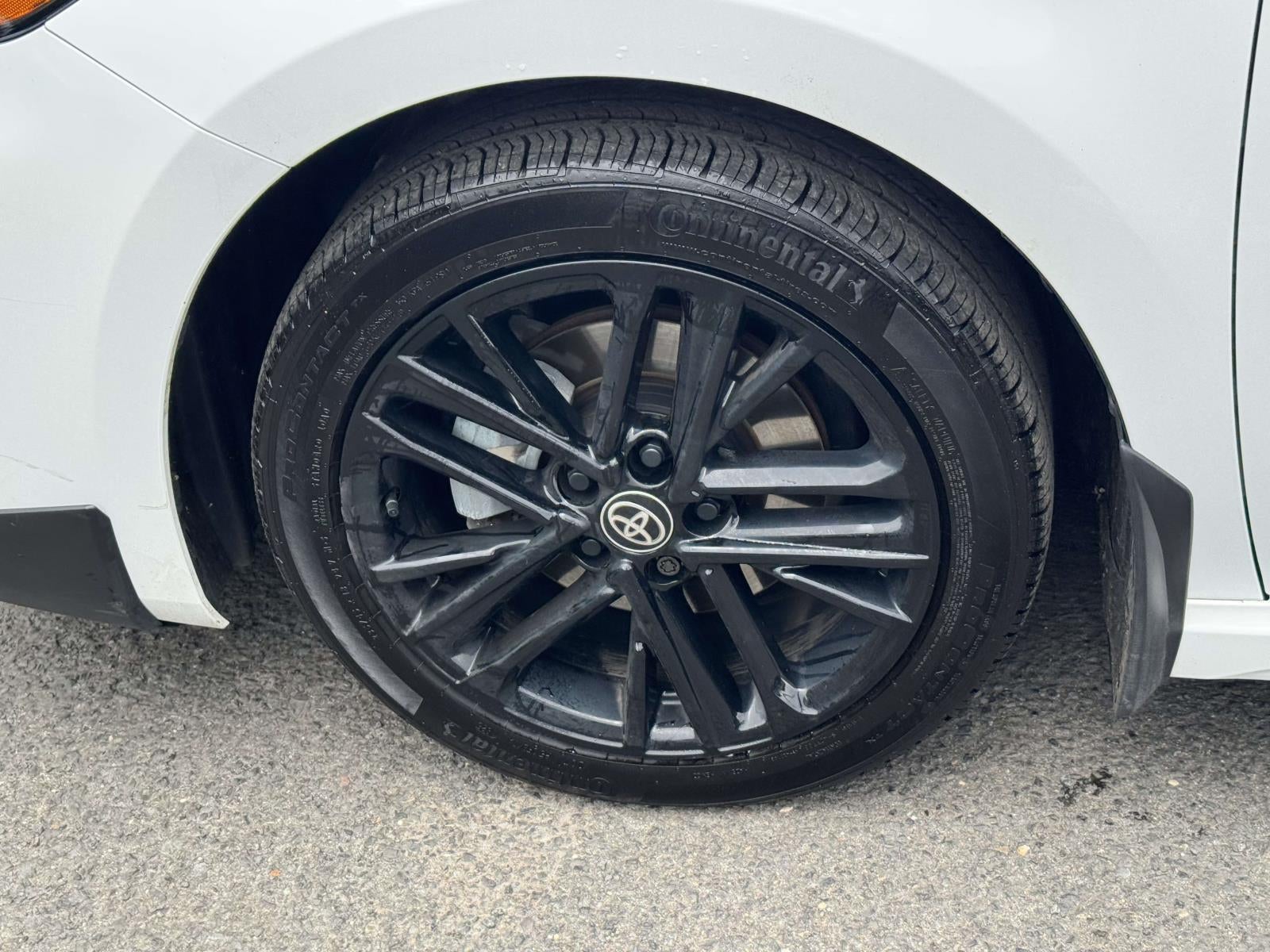 2025 Toyota Camry SE - Photo 8