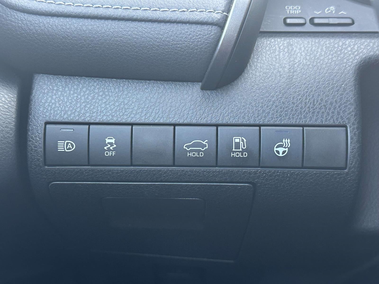 2022 Toyota Camry SE AWD