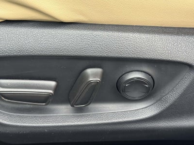 2023 Toyota Camry SE AWD