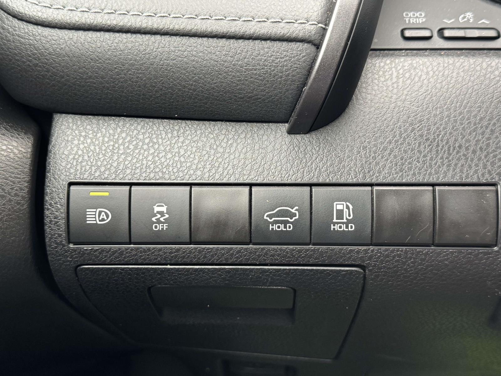 2023 Toyota Camry SE AWD