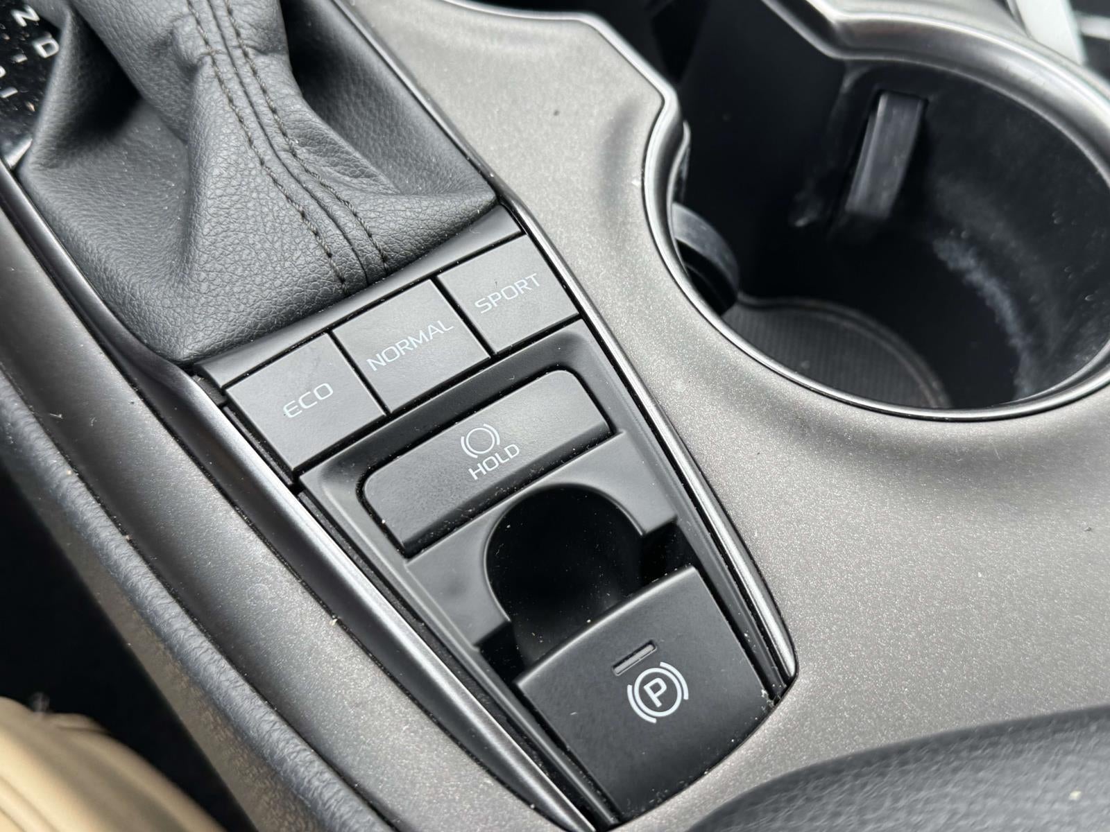 2023 Toyota Camry SE AWD