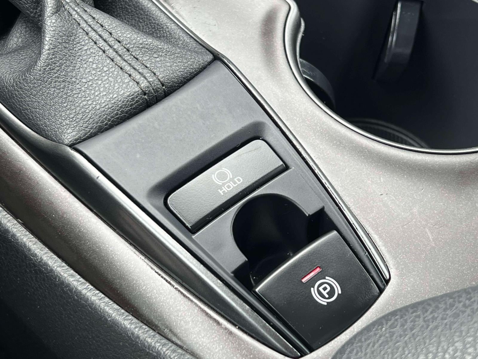2021 Toyota Camry SE AWD
