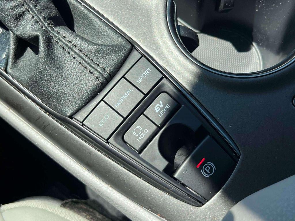 2024 Toyota Camry Hybrid SE