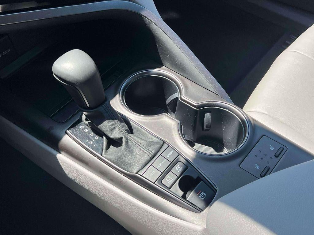 2024 Toyota Camry Hybrid SE