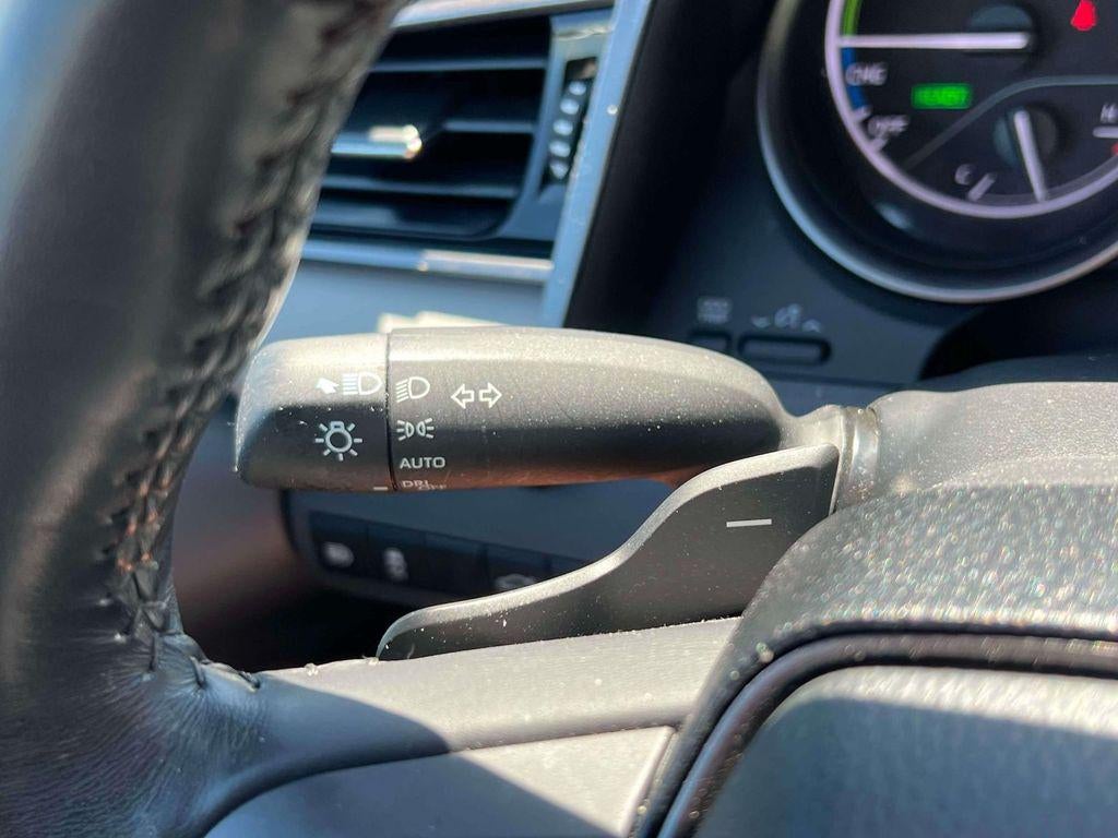 2024 Toyota Camry Hybrid SE