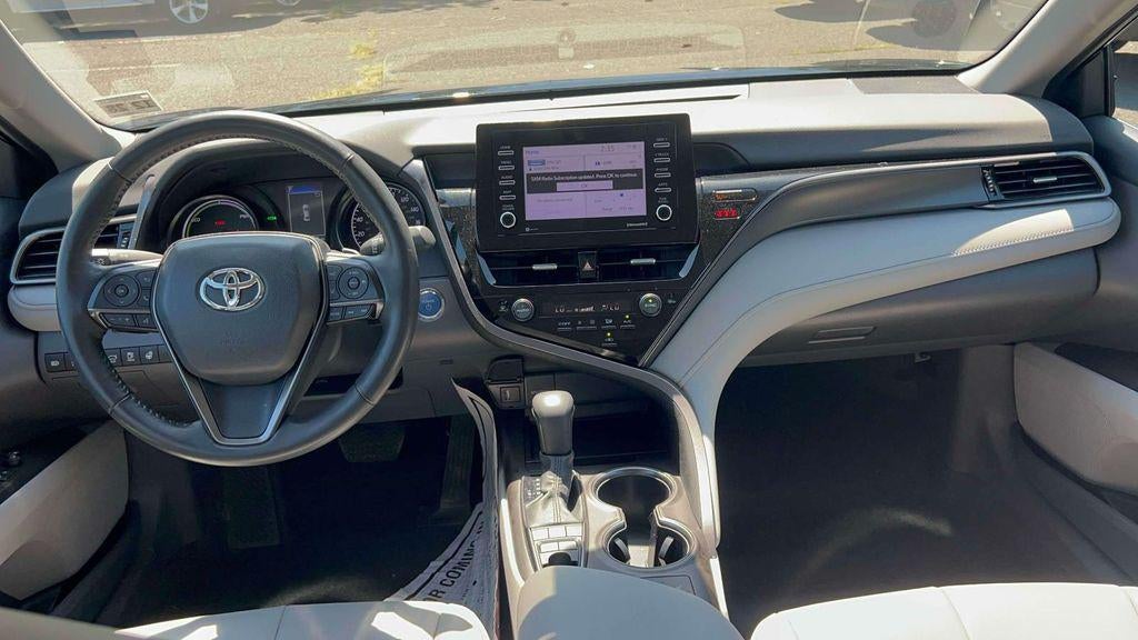 2024 Toyota Camry Hybrid SE