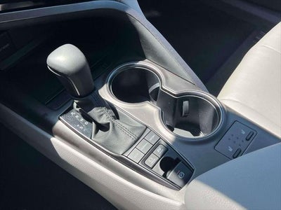 2024 Toyota Camry Hybrid SE