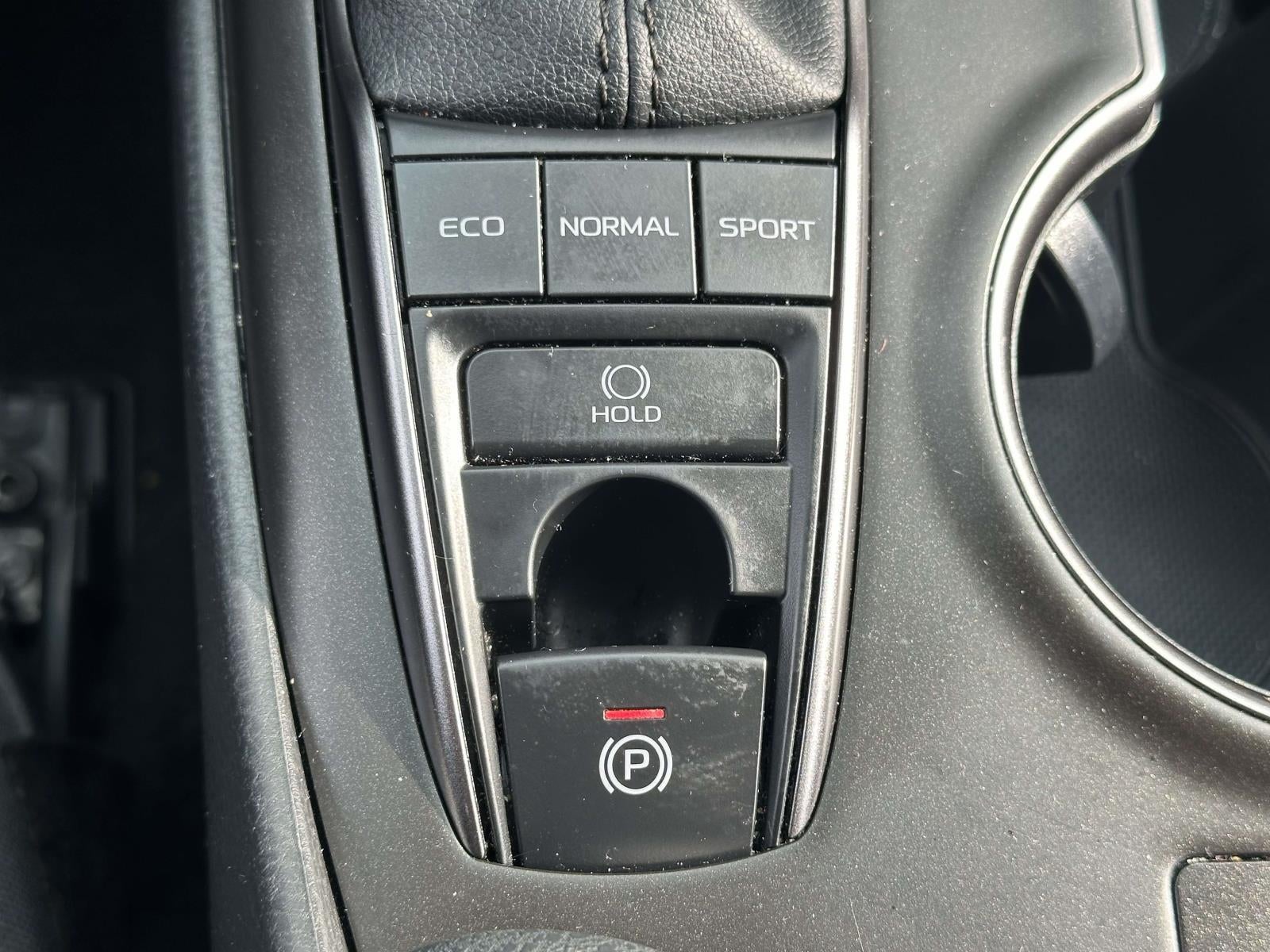 2023 Toyota Camry SE AWD