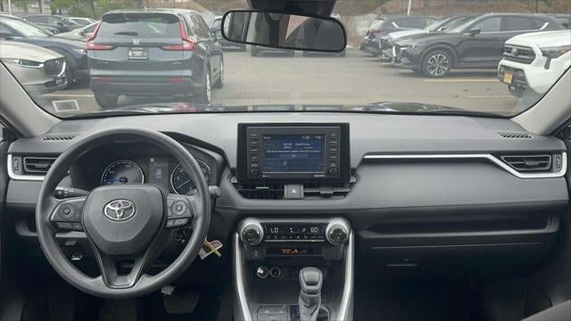 2022 Toyota RAV4 Hybrid LE
