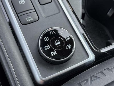 2024 Nissan Pathfinder SV 4WD