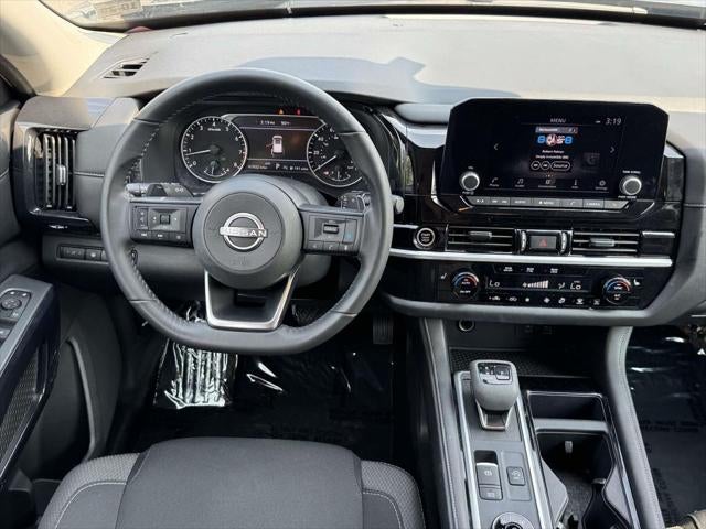 2024 Nissan Pathfinder SV 4WD