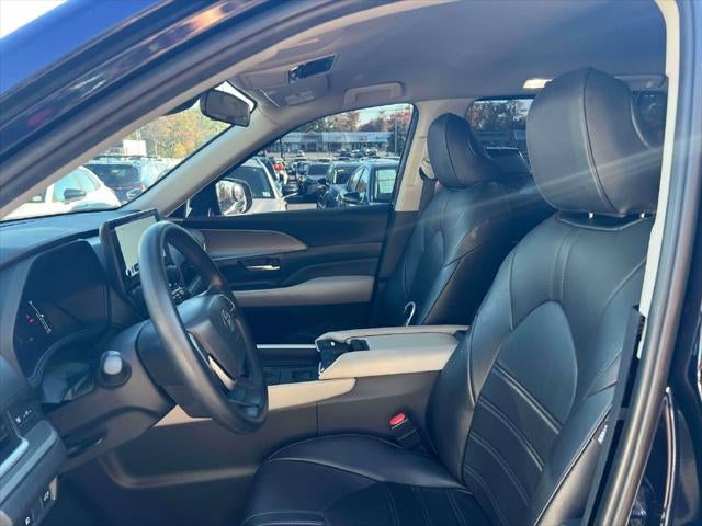 2025 Toyota Grand Highlander LE