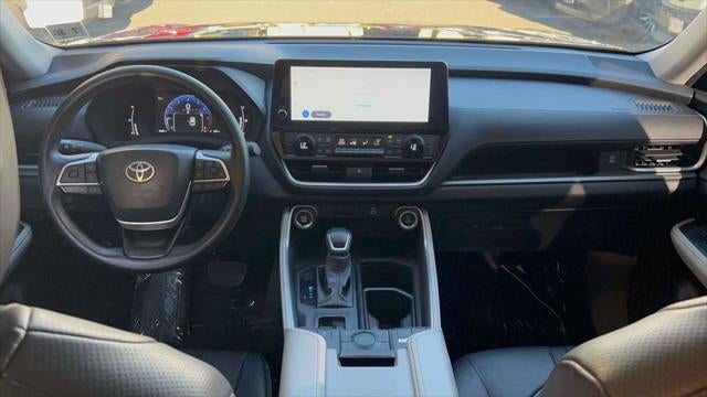 2025 Toyota Grand Highlander LE