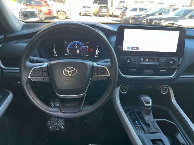 2025 Toyota Grand Highlander LE