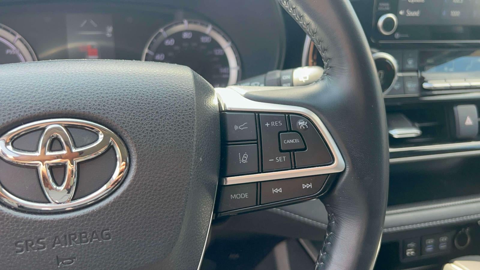 2022 Toyota Highlander Hybrid LE