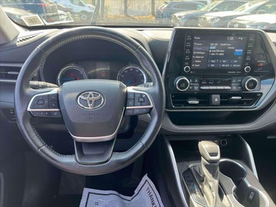 2022 Toyota Highlander Hybrid LE
