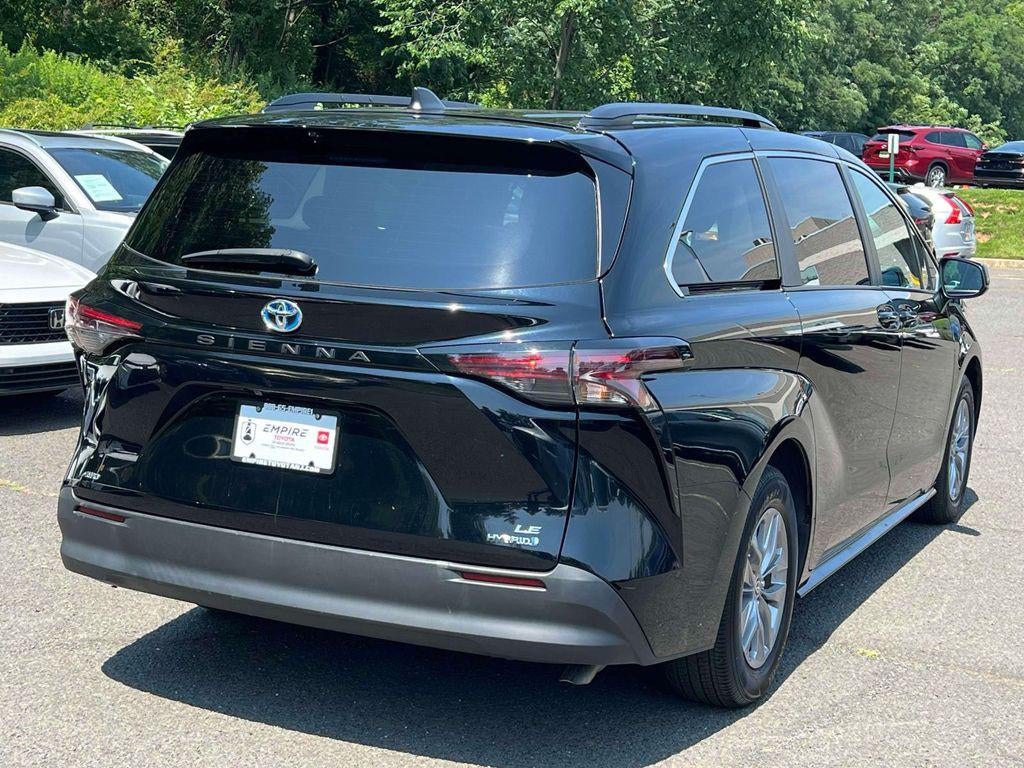 2024 Toyota Sienna LE