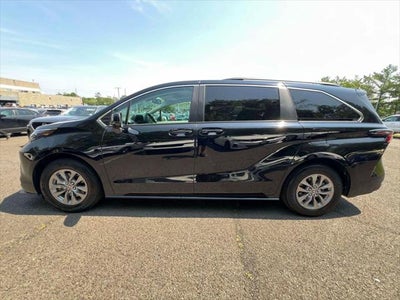 2024 Toyota Sienna LE