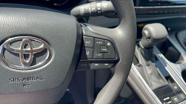 2025 Toyota Sienna LE