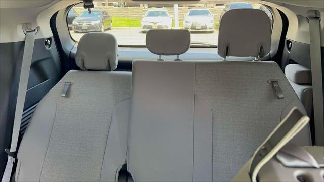 2025 Toyota Sienna LE