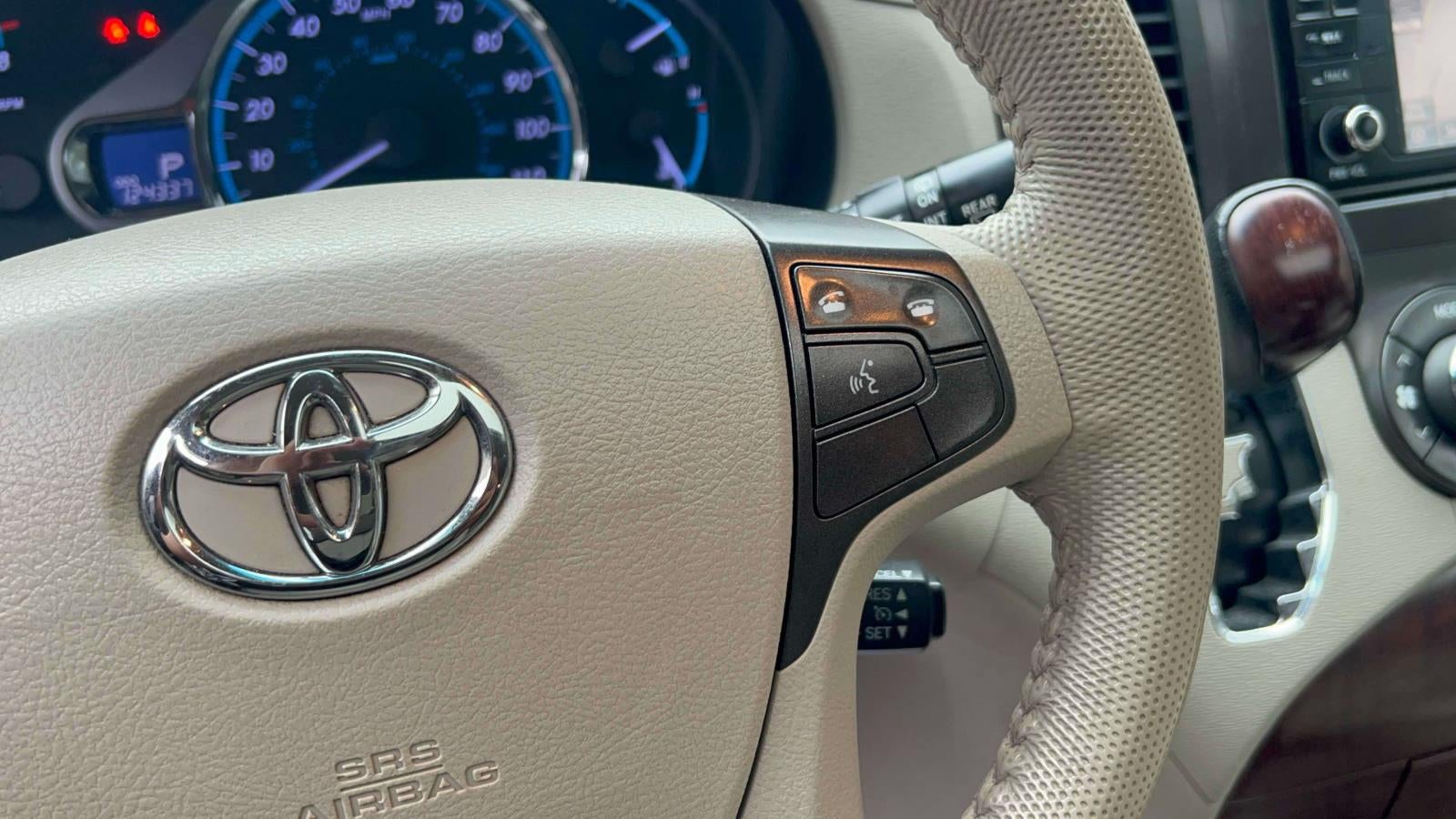 2014 Toyota Sienna XLE 7 Passenger