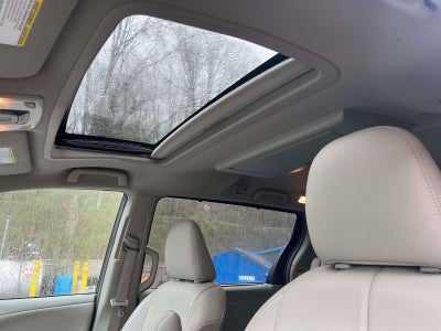 2014 Toyota Sienna XLE 7 Passenger